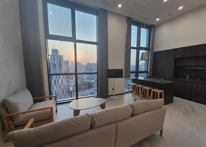 House With The Best View New Building, In The Heart Of Seoul, Dongdaemun History & Culture Park Station