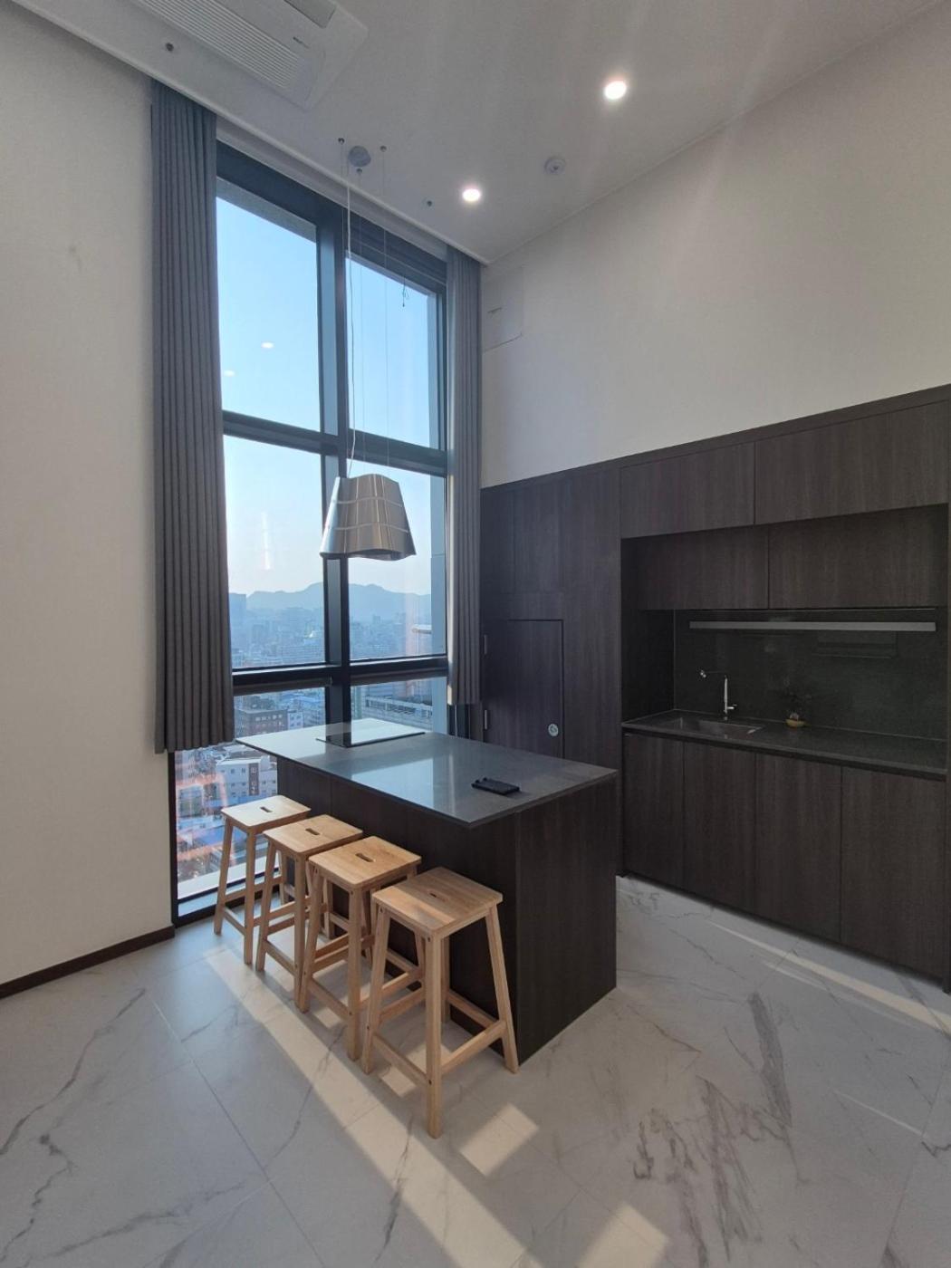 아파트 House With The View New Building, In The Heart Of Seoul, Dongdaemun History & Culture Park Station *