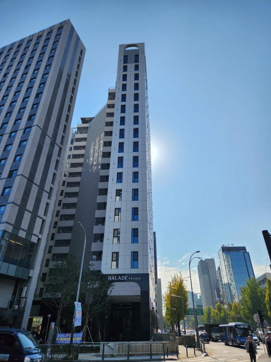 House With The View New Building, In The Heart Of Seoul, Dongdaemun History & Culture Park Station 서울특별시
